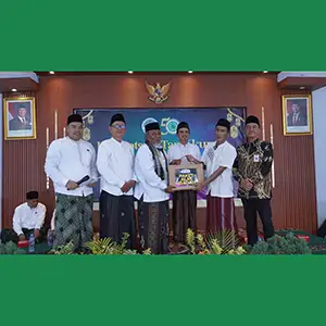 Tebar Kepedulian, RUPS MUI Gresik Bagikan Puluhan Paket Hadiah Pada Warga Binaan Rutan