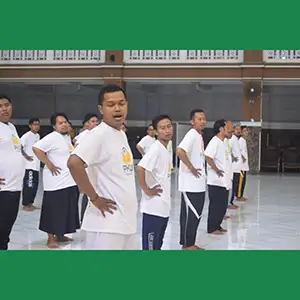 Peserta PKU Awali Pagi dengan Senam Bela Negara Bersama Koramil Manyar