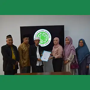 Tertarik dengan Islam, Perempuan Ini Akhirnya Ikrar Dua Kalimat Syahadat