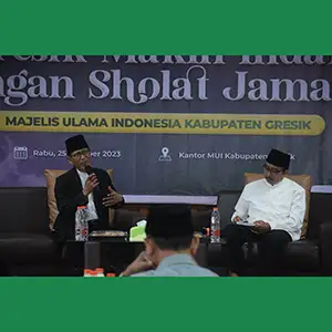 Prof Ali Aziz Beri Tips Memasifkan Gerakan Sholat Berjamaah di Gresik