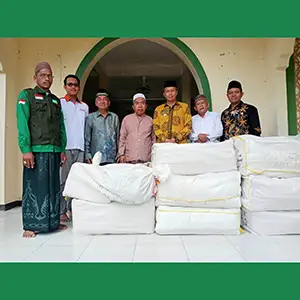 Lewat MUI Gresik, PT Behaestex Salurkan Bantuan Sarung untuk Korban Gempa di Bawean