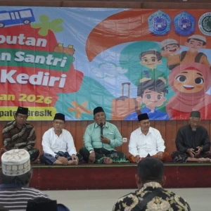 Himasal Gresik Sosialisasikan Sistem Cashless di Pesantren dalam Penyambutan Kepulangan Santri Lirboyo