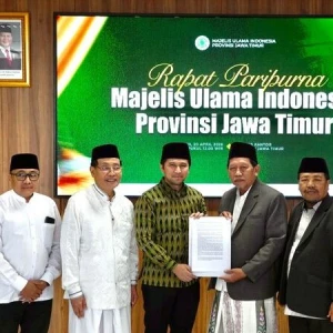 MUI Jatim Resmi Tetapkan KH. Abd Halim Soebahar sebagai Ketua Umum Baru Lewat Rapat Paripurna