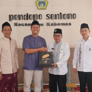 Khataman Akhir Bulan MUI Kebomas Diwarnai Pisah Sambut Kepala KUA